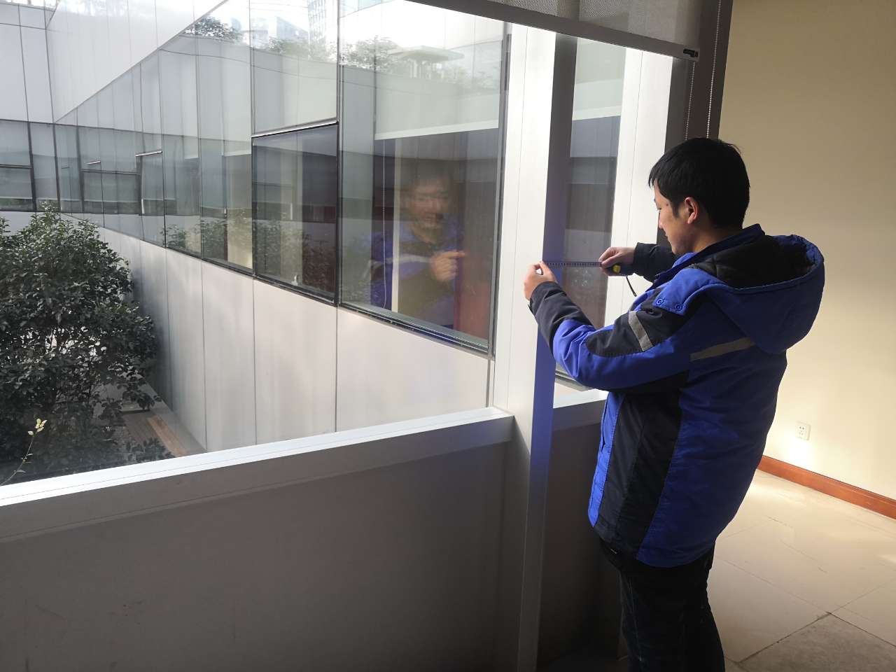 上海市宜山路综合业务办公楼幕墙检测2